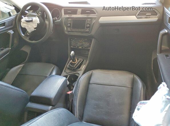 3VV1B7AX8LM053891 2020 VOLKSWAGEN TIGUAN Blue Widok deski rozdzielczej