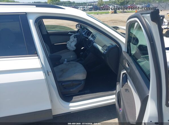 3VV1B7AX8LM083716 2020 VOLKSWAGEN TIGUAN White Front interior view