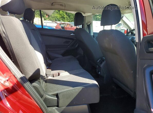 3VV1B7AX9JM064847 2018 VOLKSWAGEN TIGUAN Burgundy Widok wnętrza z tyłu