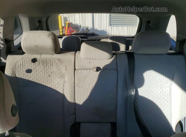 3VV1B7AX9JM111505 2018 VOLKSWAGEN TIGUAN White Vista de los asientos traseros
