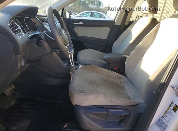 3VV1B7AX9JM111505 2018 VOLKSWAGEN TIGUAN White Vista interior delantera