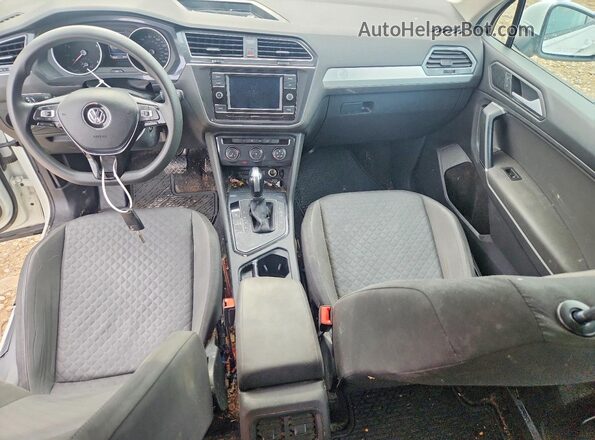 3VV1B7AX9LM128193 2020 VOLKSWAGEN TIGUAN White Вид панелі приладів