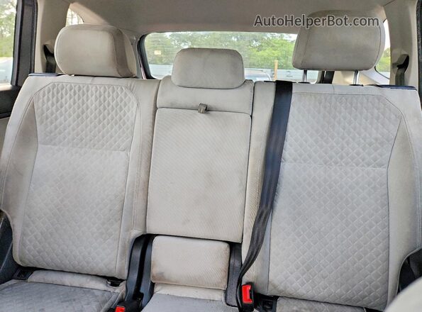 3VV1B7AXXJM090521 2018 VOLKSWAGEN TIGUAN Серый Вид задних сидений