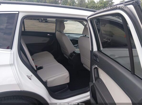 3VV2B7AX0JM010325 2018 VOLKSWAGEN TIGUAN White VIN კოდის სტიკერის ხედი
