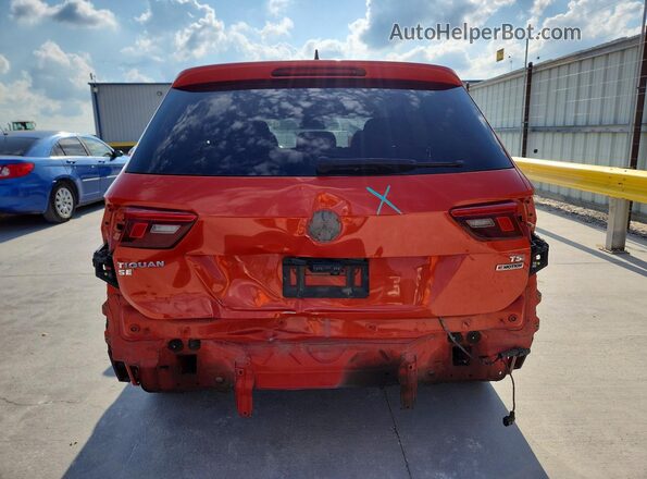 3VV2B7AX0JM070539 2018 VOLKSWAGEN TIGUAN Red უკანა ხედი