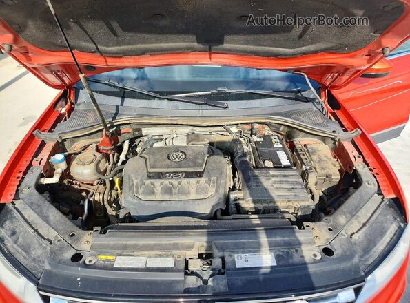 3VV2B7AX0JM070539 2018 VOLKSWAGEN TIGUAN Red ძრავის განყოფილების ხედი