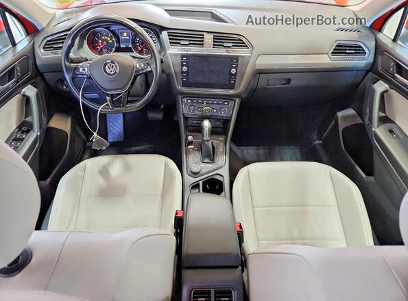 3VV2B7AX0JM074574 2018 VOLKSWAGEN TIGUAN Orange Առջևի վահանակի տեսք