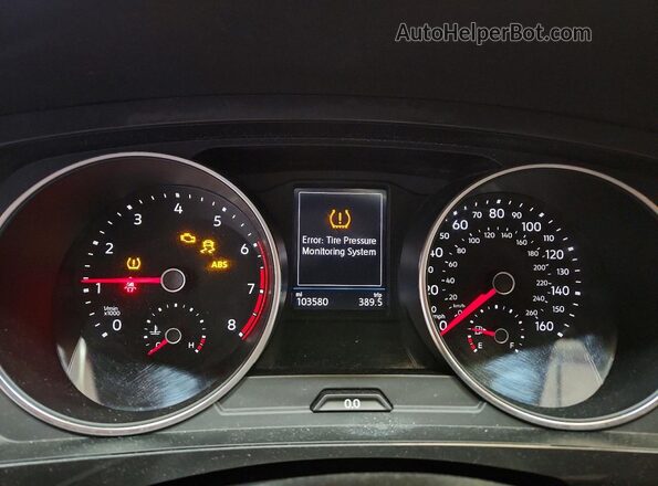3VV2B7AX0JM074574 2018 VOLKSWAGEN TIGUAN Orange Սարքավորումների վահանակի տեսք