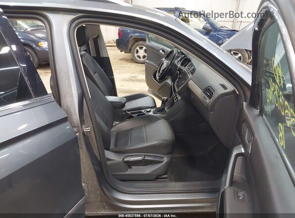 3VV2B7AX0JM169619 2018 VOLKSWAGEN TIGUAN Gray Вид салону спереду