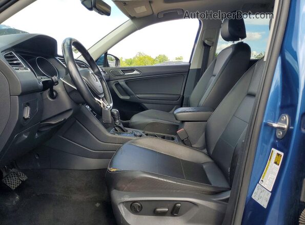 3VV2B7AX0JM170026 2018 VOLKSWAGEN TIGUAN Blue წინა სალონის ხედი