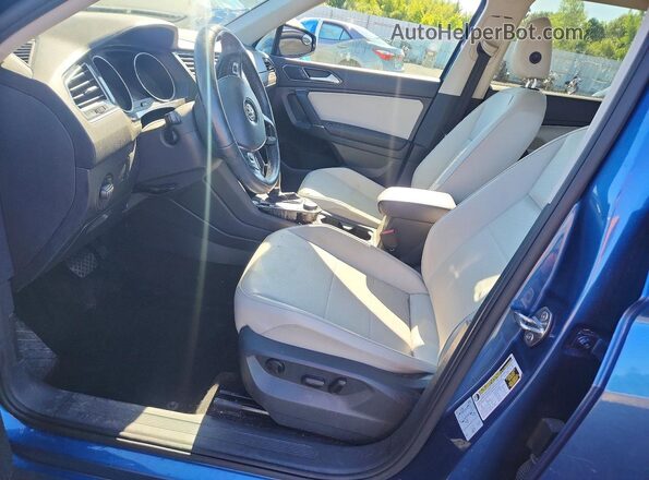 3VV2B7AX0JM178062 2018 VOLKSWAGEN TIGUAN Blue Vista interior delantera