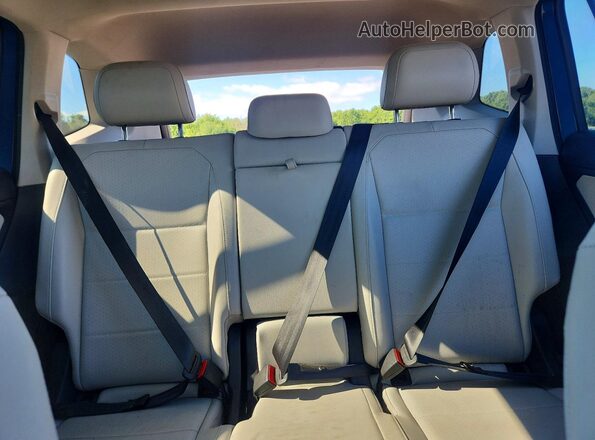 3VV2B7AX0JM178062 2018 VOLKSWAGEN TIGUAN Blue Vista de los asientos traseros