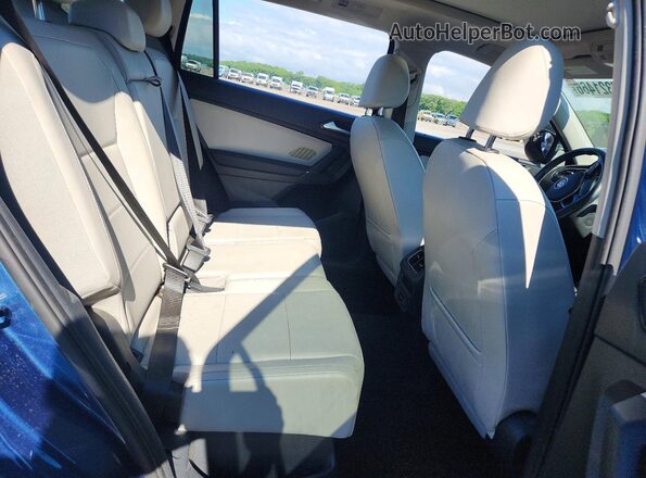 3VV2B7AX0JM178062 2018 VOLKSWAGEN TIGUAN Blue Vista interior trasera