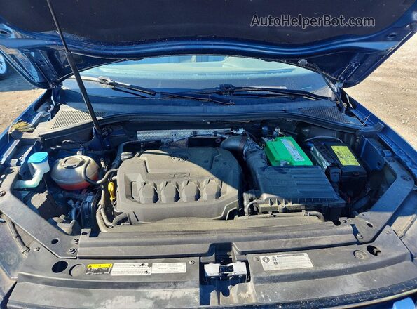 3VV2B7AX0JM178062 2018 VOLKSWAGEN TIGUAN Blue Vista del compartimento del motor