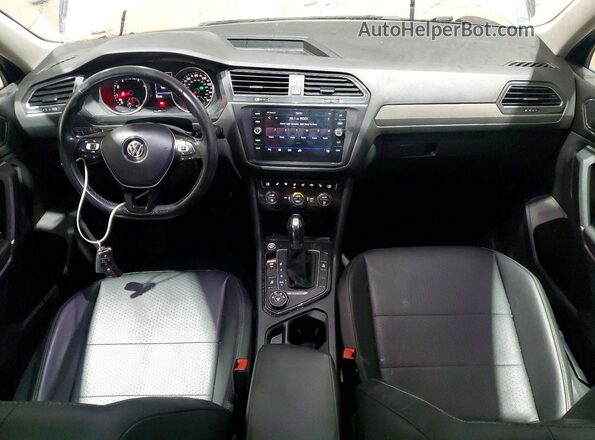 3VV2B7AX0JM191989 2018 VOLKSWAGEN TIGUAN Gray Widok deski rozdzielczej