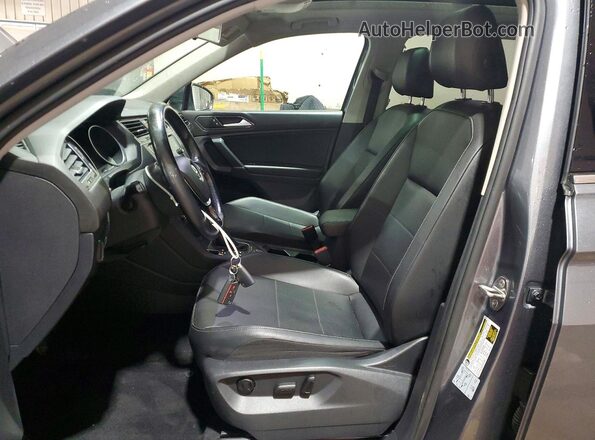 3VV2B7AX0JM191989 2018 VOLKSWAGEN TIGUAN Gray Widok wnętrza z przodu