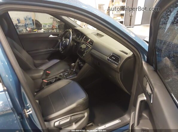 3VV2B7AX0JM218494 2018 VOLKSWAGEN TIGUAN Синий Вид салона спереди