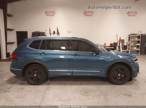 3VV2B7AX0JM218494 2018 VOLKSWAGEN TIGUAN Синий Вид задней части салона