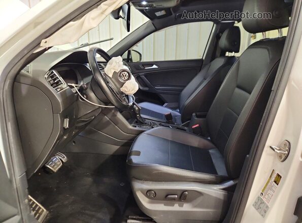 3VV2B7AX0KM030771 2019 VOLKSWAGEN TIGUAN Белый Вид салона спереди