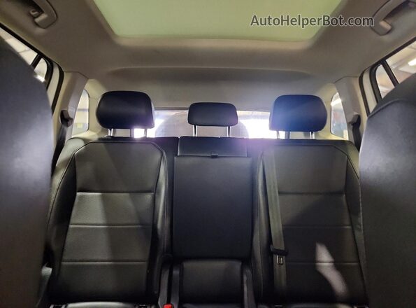 3VV2B7AX0KM191184 2019 VOLKSWAGEN TIGUAN White Vista de los asientos traseros