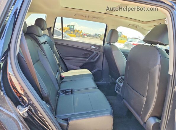 3VV2B7AX0LM123646 2020 VOLKSWAGEN TIGUAN Черный Вид задней части салона