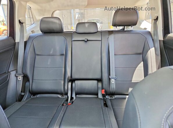 3VV2B7AX0LM123646 2020 VOLKSWAGEN TIGUAN Черный Вид задних сидений