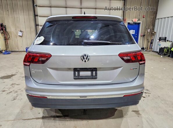 3VV2B7AX0MM060517 2021 VOLKSWAGEN TIGUAN Silver Вид ззаду