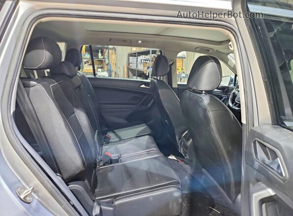 3VV2B7AX0MM060517 2021 VOLKSWAGEN TIGUAN Silver Вид задньої частини салону