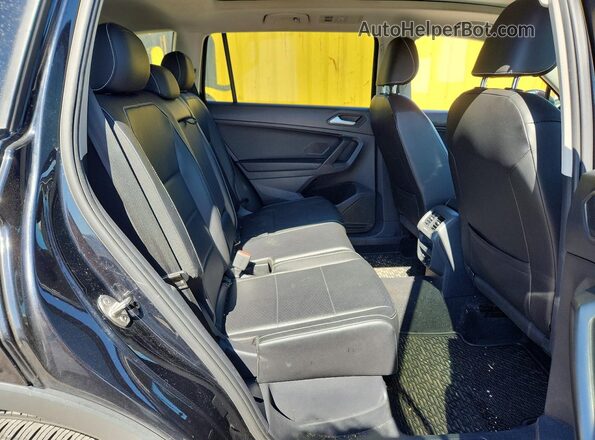 3VV2B7AX0MM076586 2021 VOLKSWAGEN TIGUAN Black Vista interior trasera