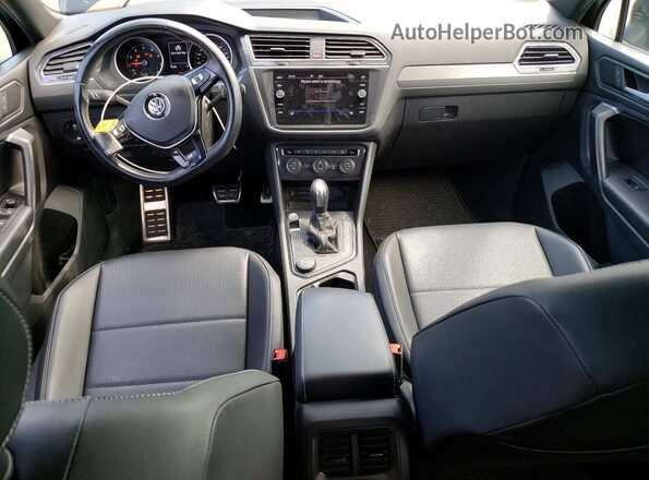 3VV2B7AX0MM110543 2021 VOLKSWAGEN TIGUAN Black Vista del salpicadero