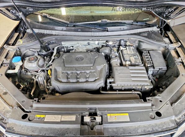 3VV2B7AX0MM150668 2021 VOLKSWAGEN TIGUAN Black Widok komory silnika
