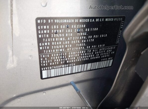 3VV2B7AX0PM061624 2023 VOLKSWAGEN TIGUAN Silver Widok komory silnika