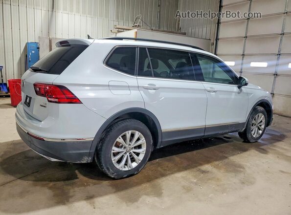 3VV2B7AX1JM178880 2018 VOLKSWAGEN TIGUAN Серебряный Задняя правая четверть