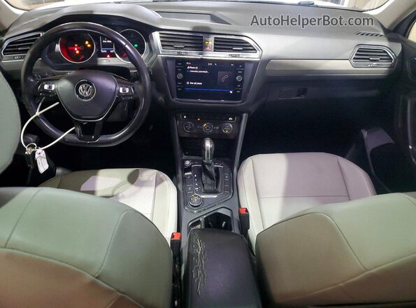 3VV2B7AX1JM178880 2018 VOLKSWAGEN TIGUAN Серебряный Вид панели приборов