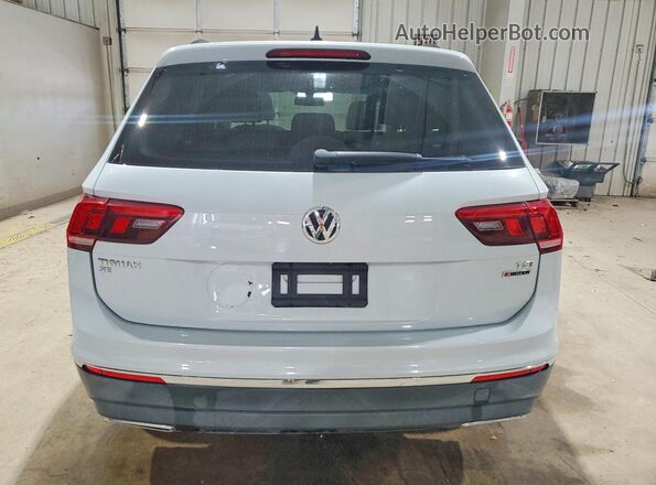 3VV2B7AX1JM178880 2018 VOLKSWAGEN TIGUAN Серебряный Вид сзади