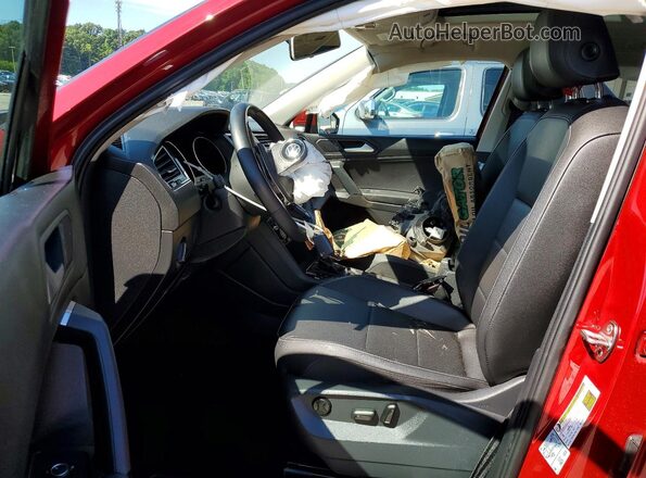 3VV2B7AX1KM078067 2019 VOLKSWAGEN TIGUAN Красный Вид салона спереди