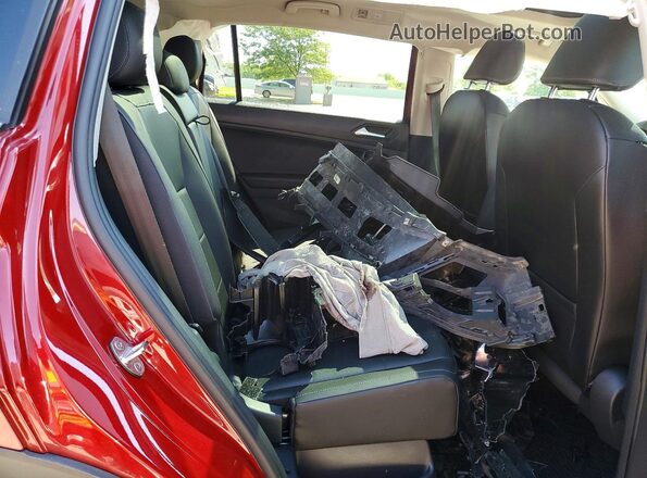 3VV2B7AX1KM078067 2019 VOLKSWAGEN TIGUAN Красный Вид задней части салона