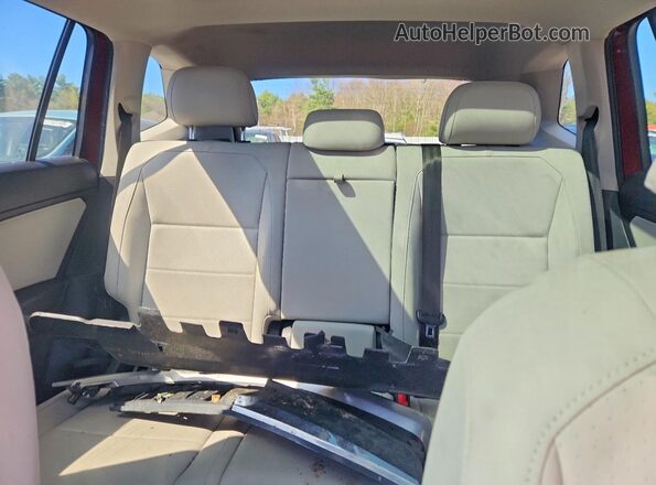 3VV2B7AX1KM099100 2019 VOLKSWAGEN TIGUAN Red Widok tylnych siedzeń