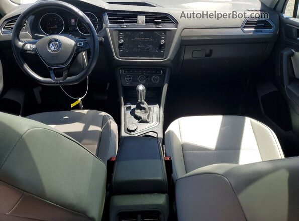 3VV2B7AX1KM124769 2019 VOLKSWAGEN TIGUAN White Widok deski rozdzielczej