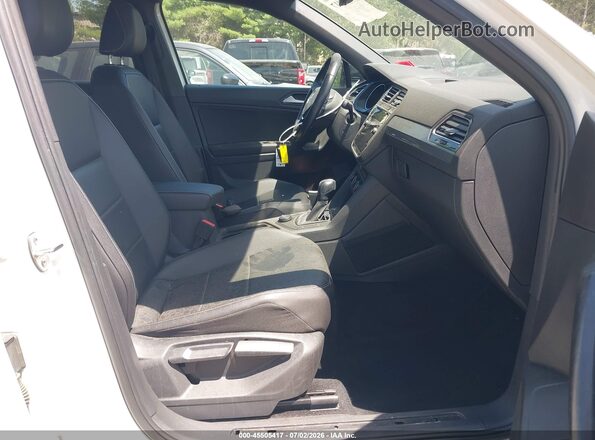 3VV2B7AX1MM051132 2021 VOLKSWAGEN TIGUAN White Front interior view