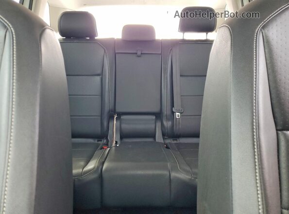 3VV2B7AX1MM100555 2021 VOLKSWAGEN TIGUAN White უკანა სავარძლების ხედი
