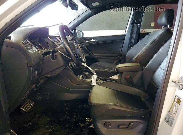3VV2B7AX1MM107280 2021 VOLKSWAGEN TIGUAN White წინა სალონის ხედი