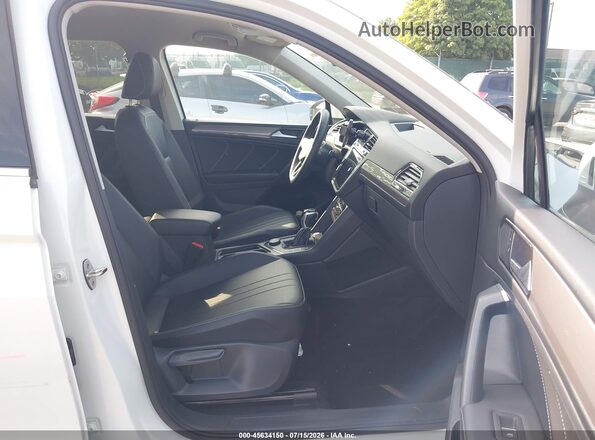 3VV2B7AX1PM062877 2023 VOLKSWAGEN TIGUAN Белый Вид салона спереди
