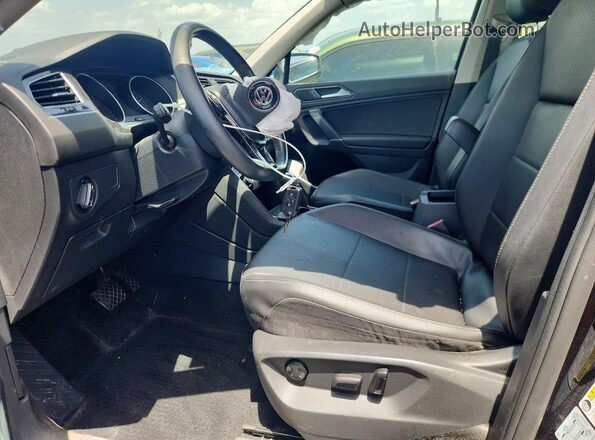 3VV2B7AX2JM191251 2018 VOLKSWAGEN TIGUAN Black წინა სალონის ხედი