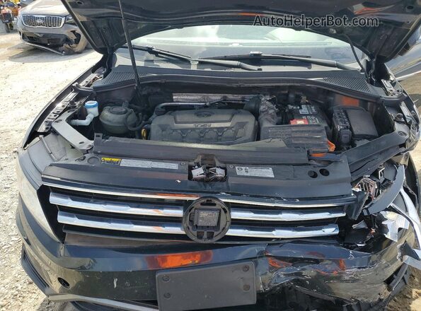 3VV2B7AX2JM191251 2018 VOLKSWAGEN TIGUAN Black ძრავის განყოფილების ხედი