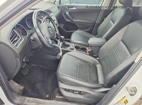 3VV2B7AX2KM051539 2019 VOLKSWAGEN TIGUAN White Front interior view