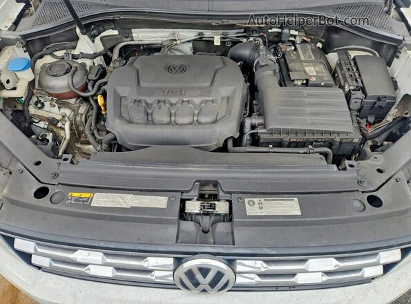 3VV2B7AX2KM051539 2019 VOLKSWAGEN TIGUAN White Rear interior view