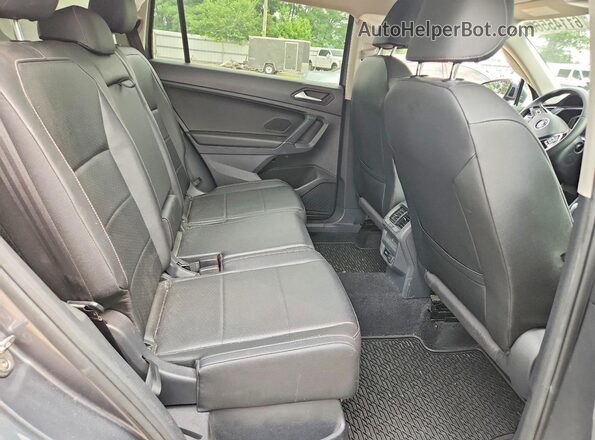 3VV2B7AX2LM037190 2020 VOLKSWAGEN TIGUAN Gray Вид задньої частини салону