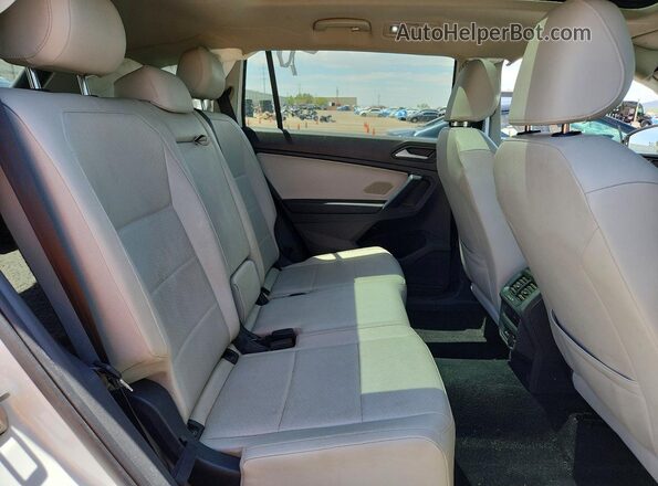 3VV2B7AX2MM030726 2021 VOLKSWAGEN TIGUAN White Vista interior trasera