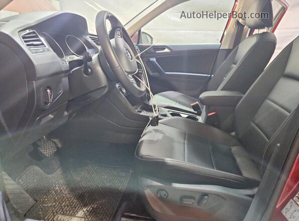 3VV2B7AX2MM040432 2021 VOLKSWAGEN TIGUAN Красный Вид салона спереди